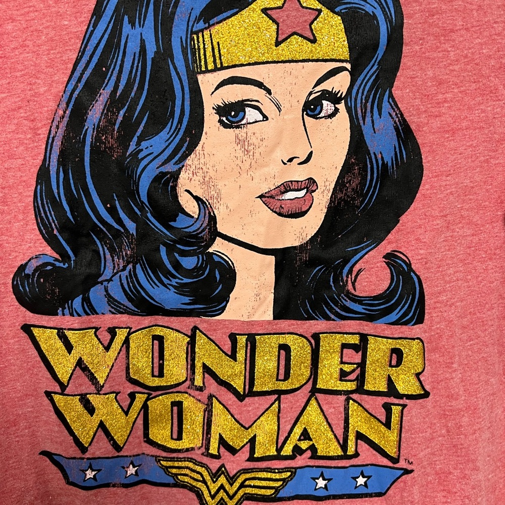 DC Wonder Woman tshirt graphic - Picture 2 of 5